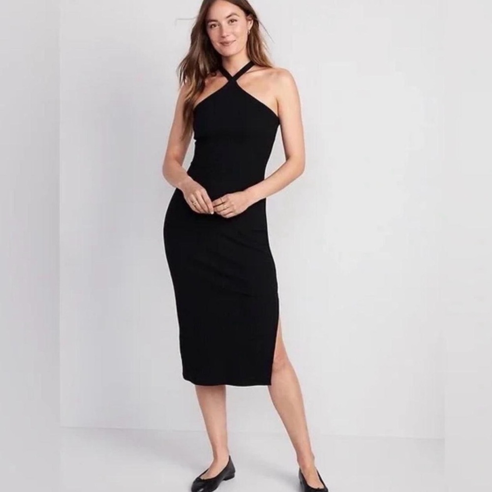 NWT Old Navy Fitted Rib-Knit Halter Midi Dress in Black - Medium